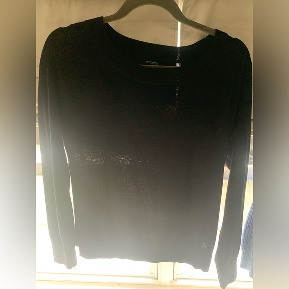 4 Gap Sweaters - Picture 8 of 9